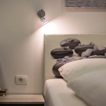 Apartamento Black & White, Cherry & Blue *